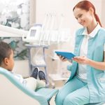 When Should Your Child See an Orthodontist? Early Warning Signs Parents Miss (and When to Wait)